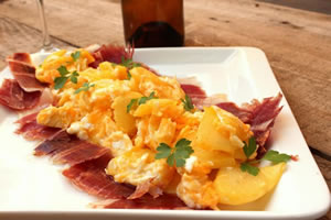 Brouillade pomme de terre avec jambon ib&eacute;rique