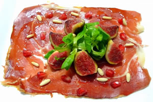 Carpaccio de jambon iberique avec salade de m&acirc;che