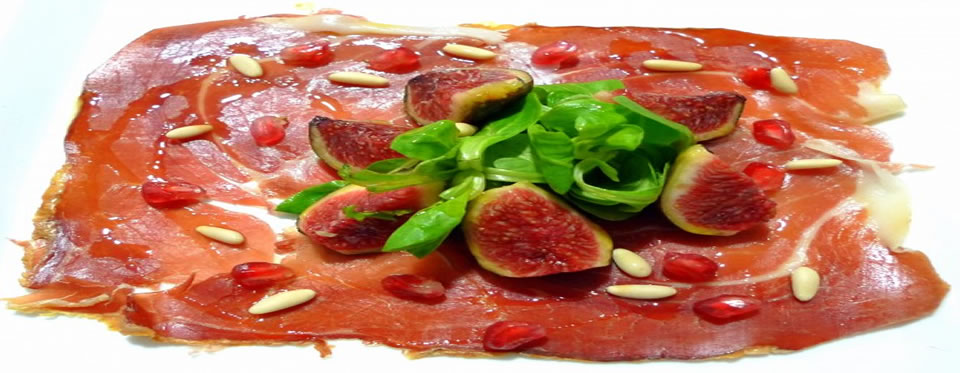 Plat de Carpaccio de jambon iberique avec salade de m&acirc;che