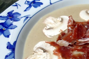 Cr&egrave;me de Champignons avec Jambon Ib&eacute;rique Pata Negra
